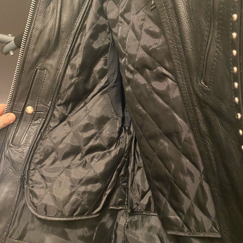 Leather jacket - Picture 2 of 13